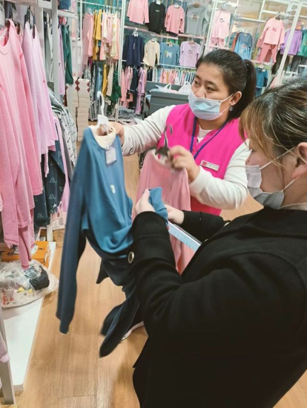 【新時(shí)代商廈寶龍店】企業(yè)文化踐行者（1）想顧客之所想，急顧客之所急